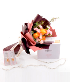 Birthday Flowers: Flower+Hyaluronic Serum